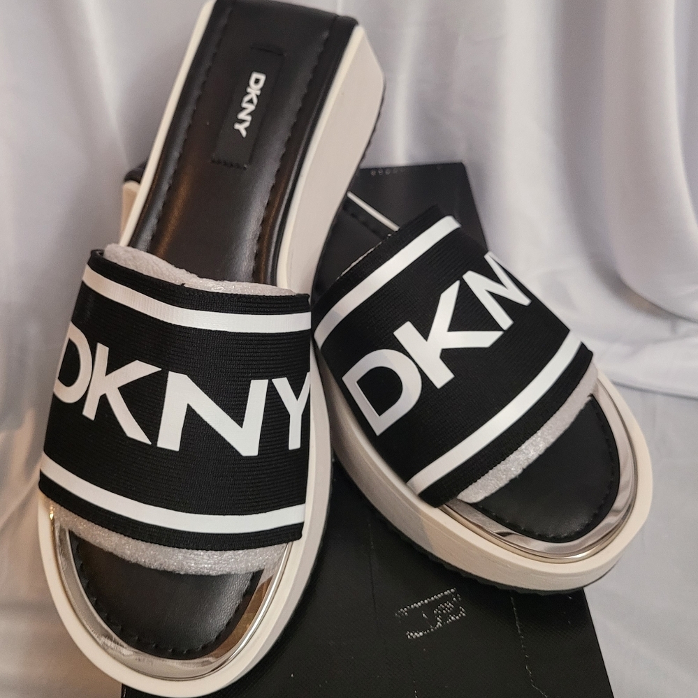 DKNY Mandy Sport Sandal Logo Elastic 8M Black White New MSRP $110 - Picture 7 of 9